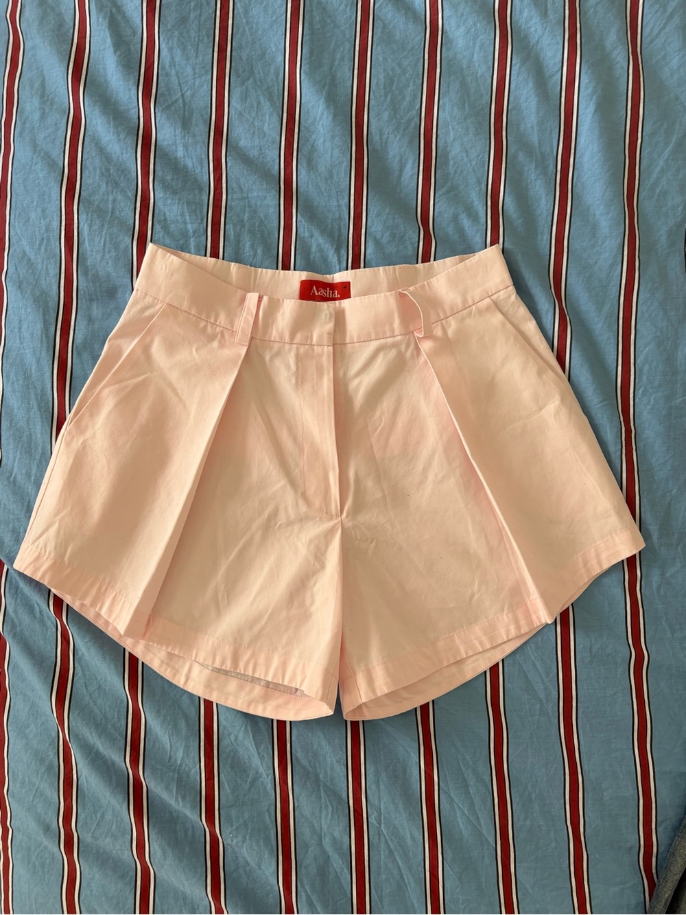 Light Pink High-Waist Pleated Shorts